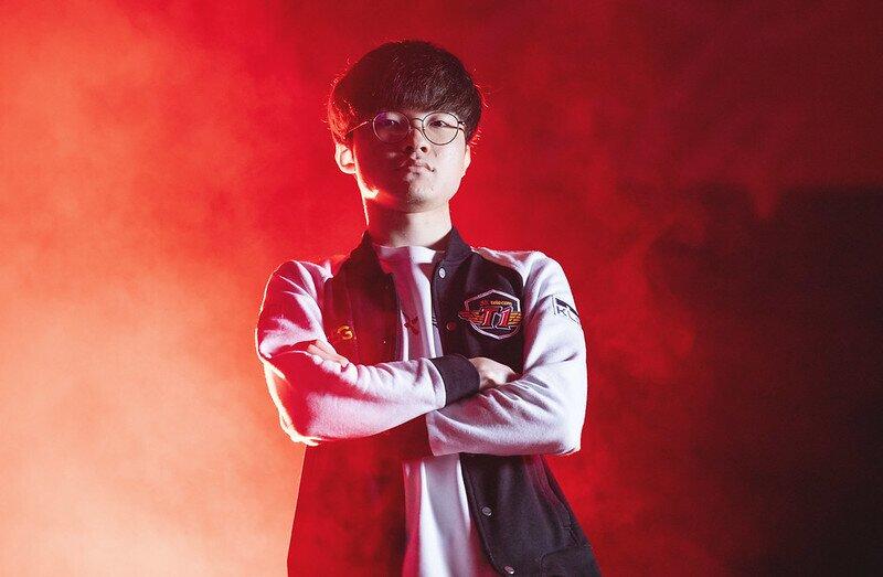 League of Legends: Best Pro LoL Players of All Time